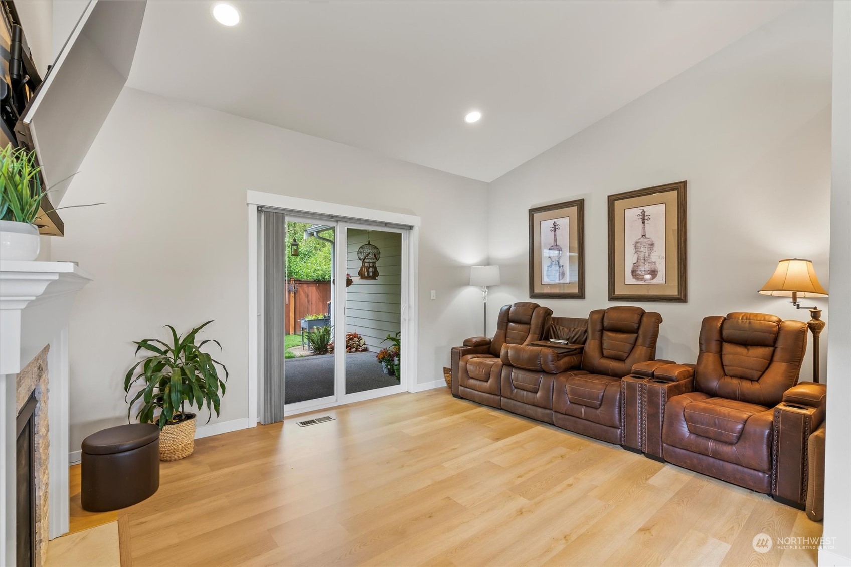 750 Parkland Loop