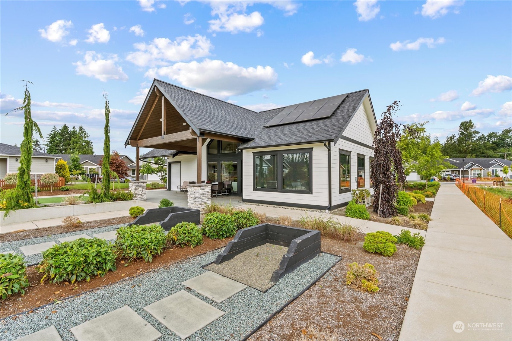 750 Parkland Loop