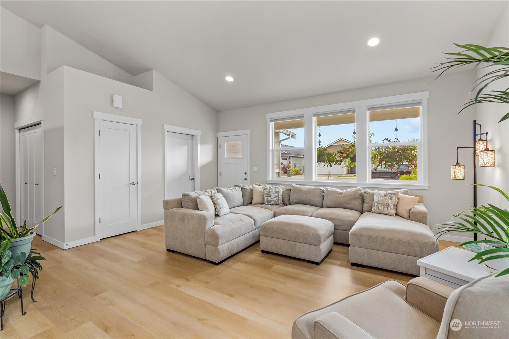 750 Parkland Loop