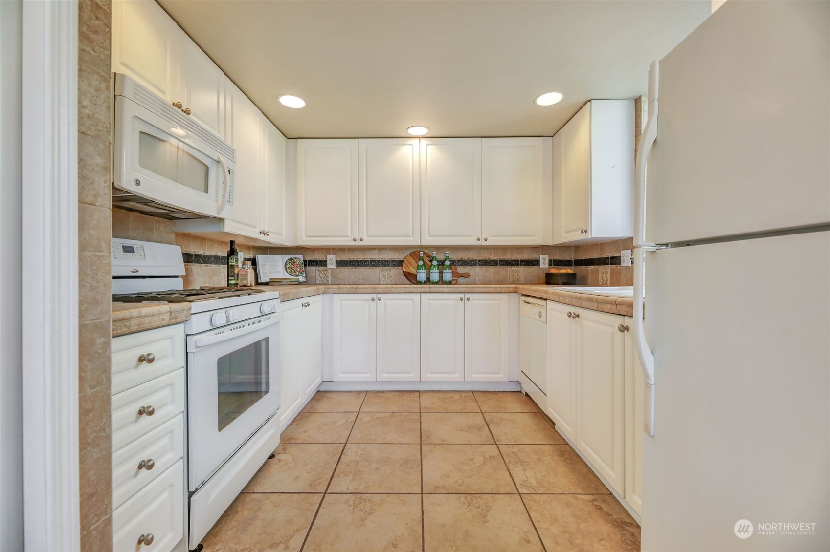 800 96th Avenue NE Unit: E101