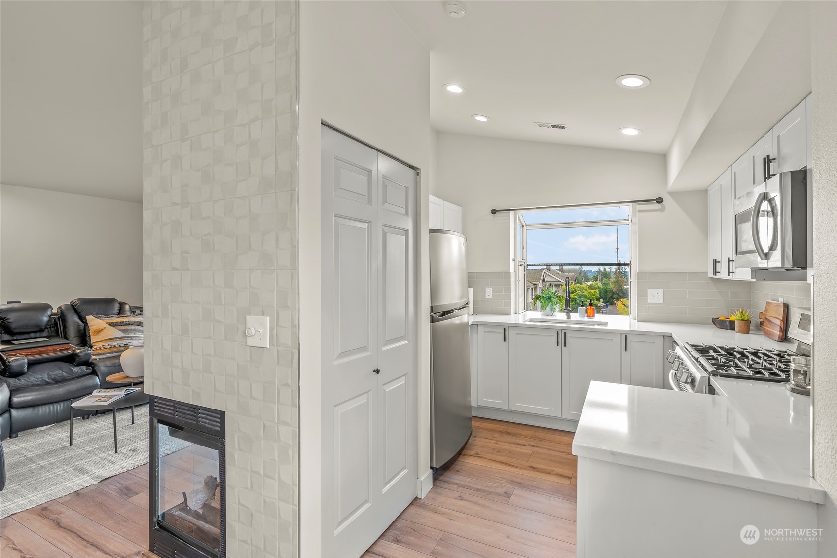 22619 4th Avenue W Unit: 105