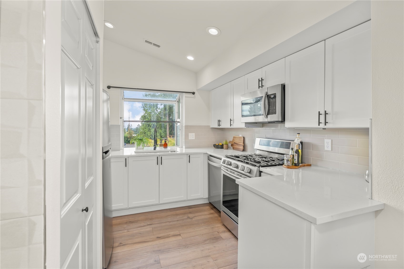 22619 4th Avenue W Unit: 105