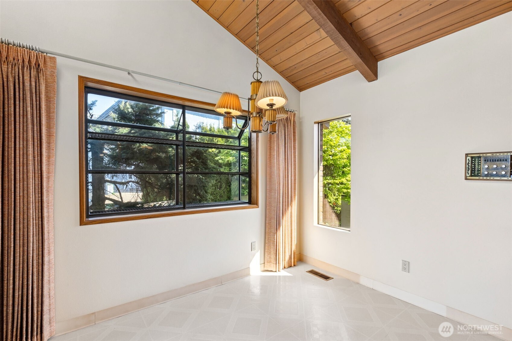 1210 E Lakeshore Drive