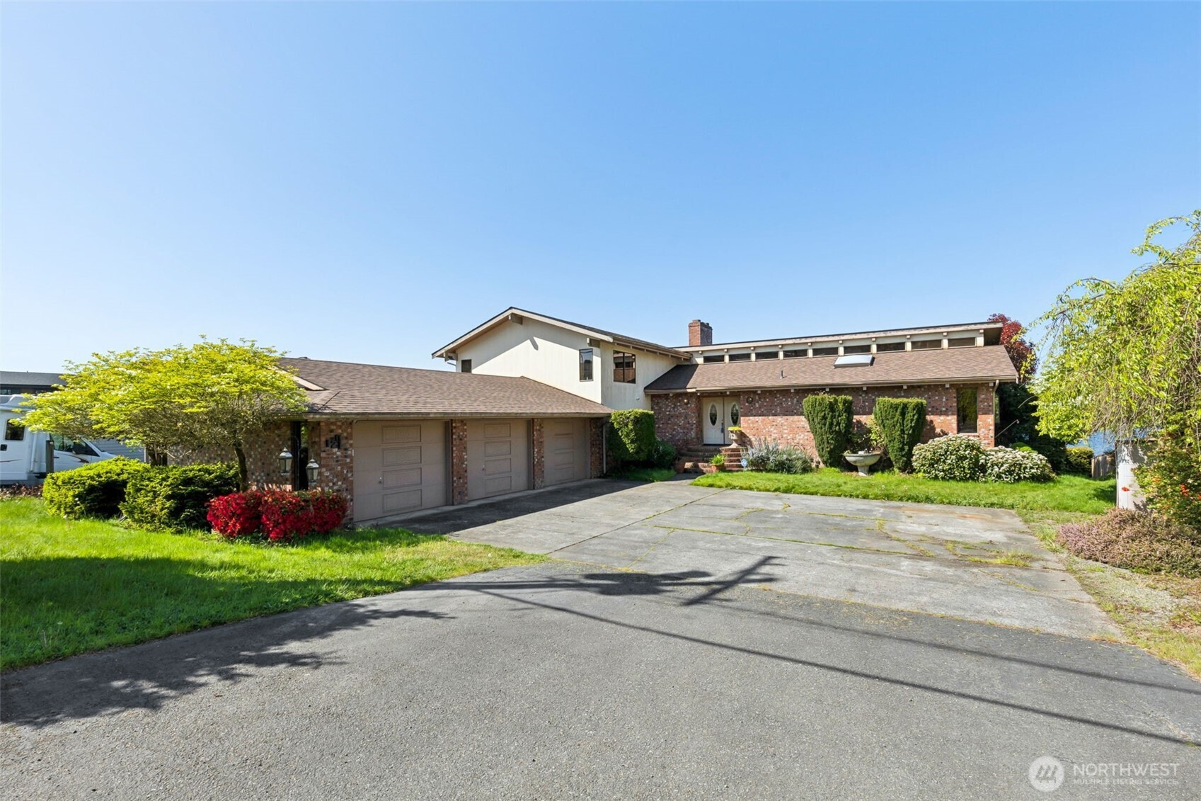 1210 E Lakeshore Drive