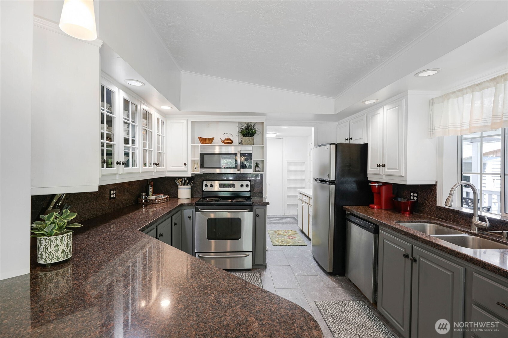 8909 Arlington Heights Road