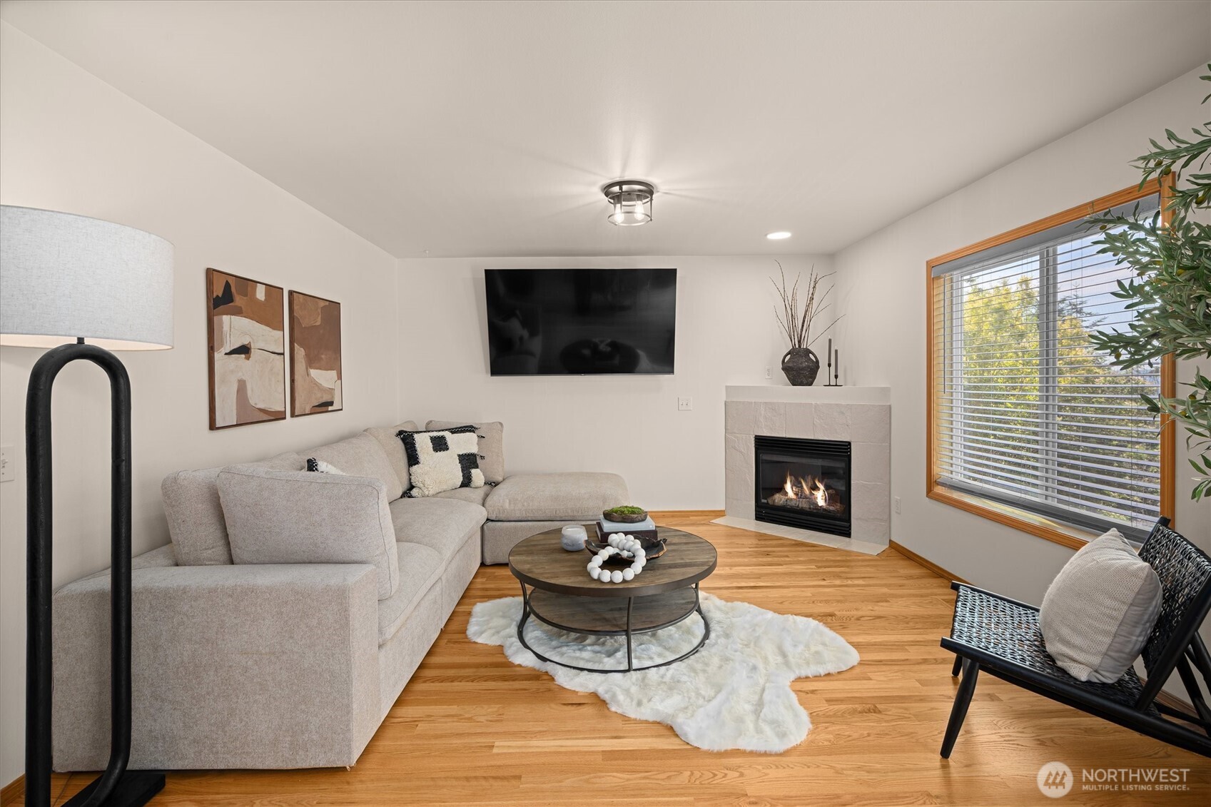 30 79th Drive NE