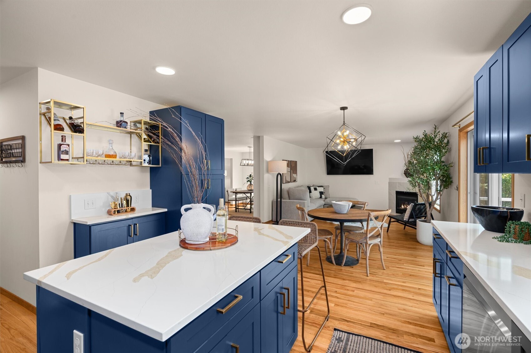 30 79th Drive NE