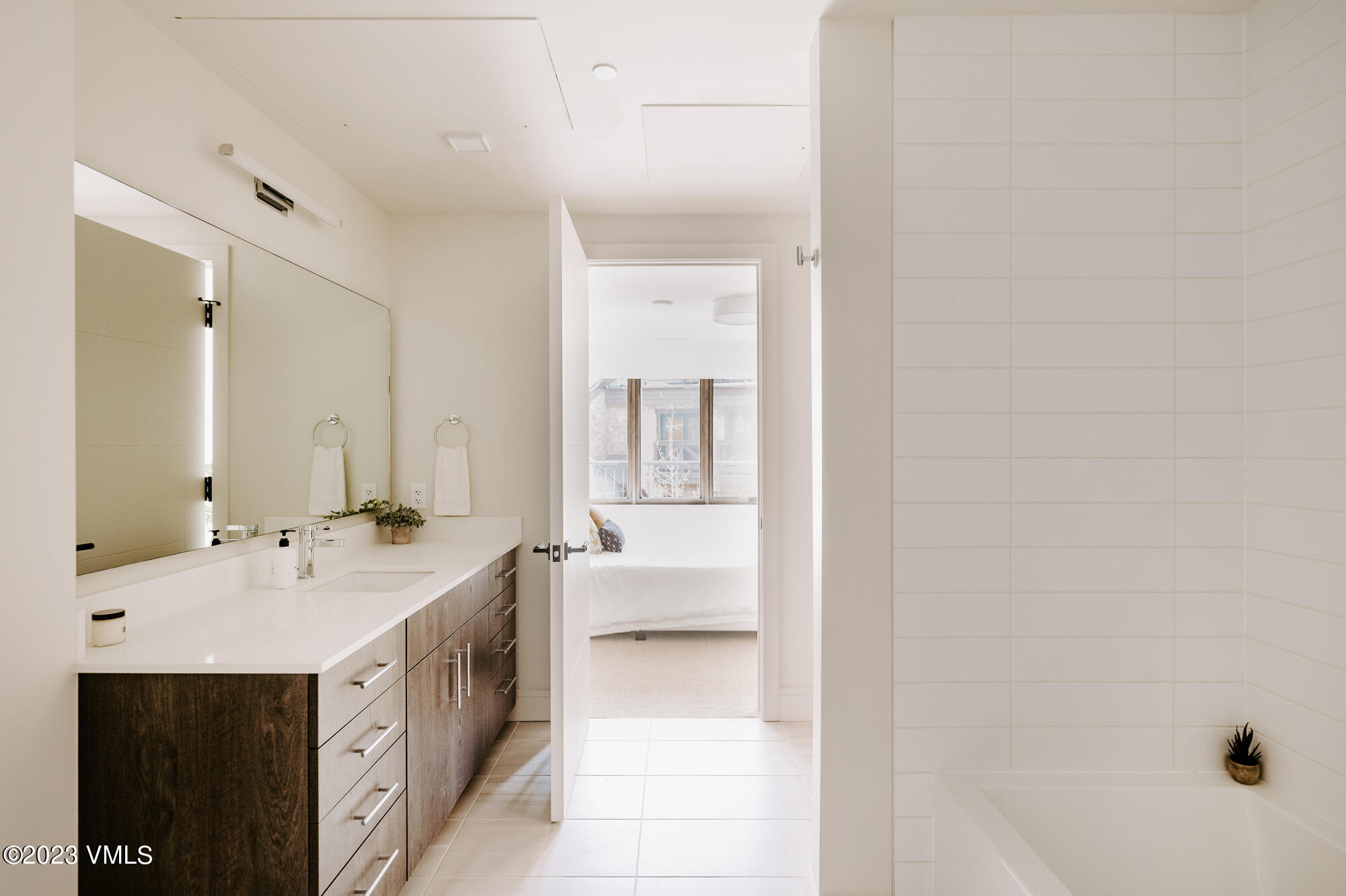 430 S Frontage Road E, E