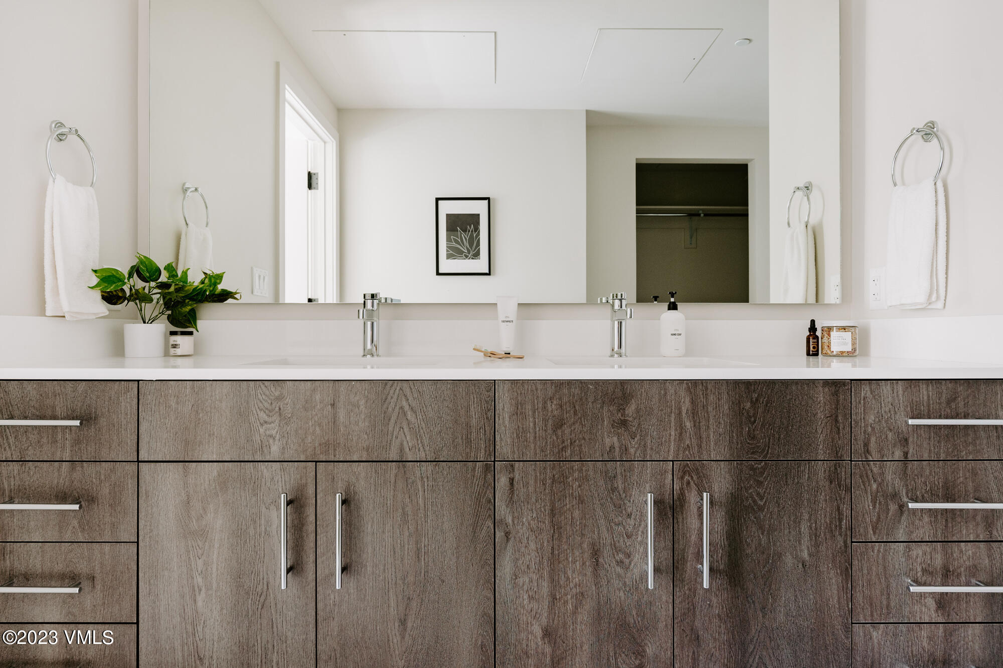 430 S Frontage Road E, E