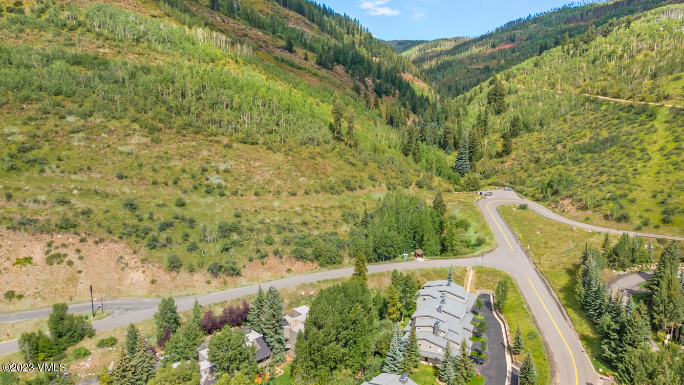 945 Red Sandstone Road B3