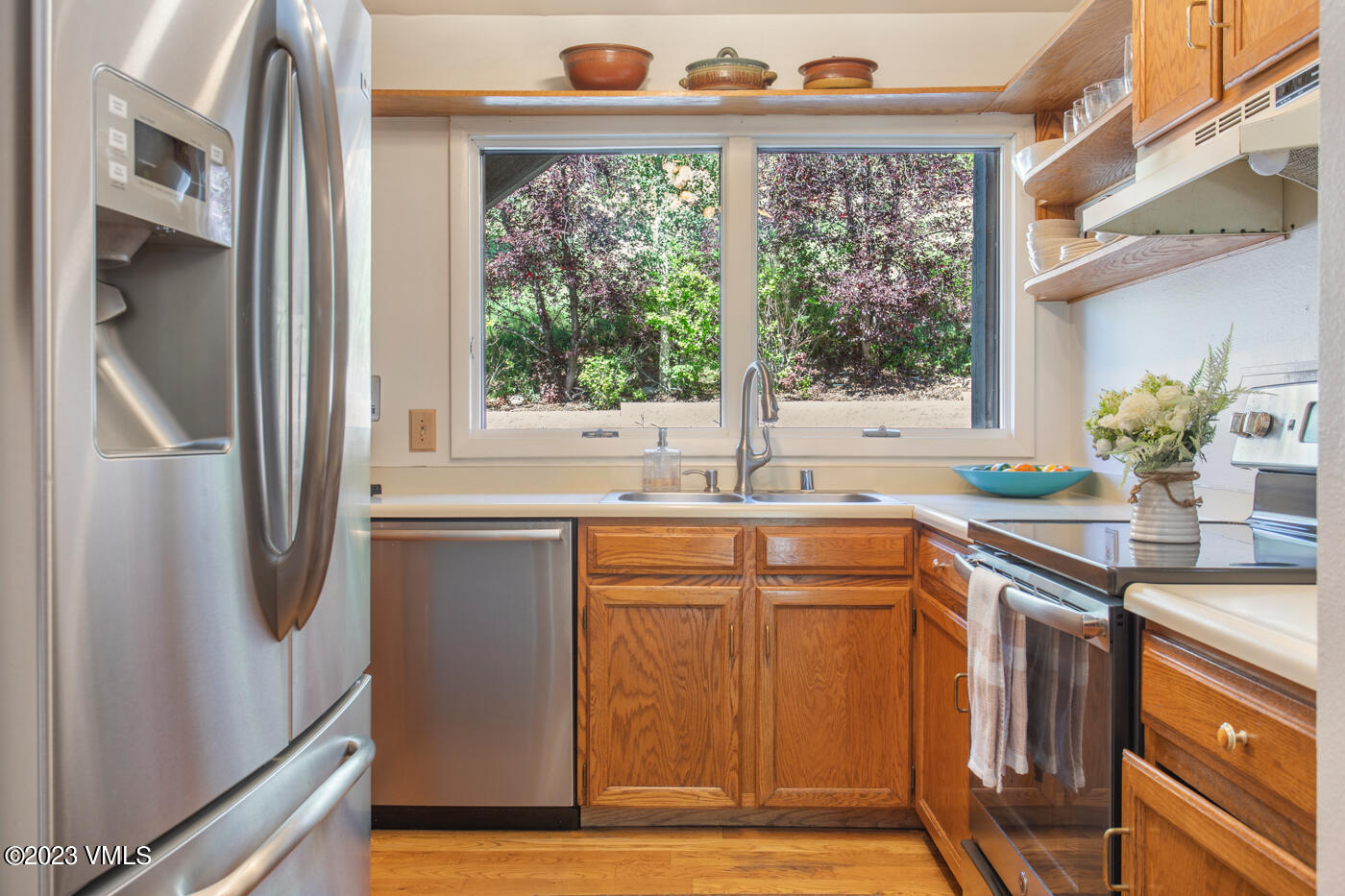 945 Red Sandstone Road B3