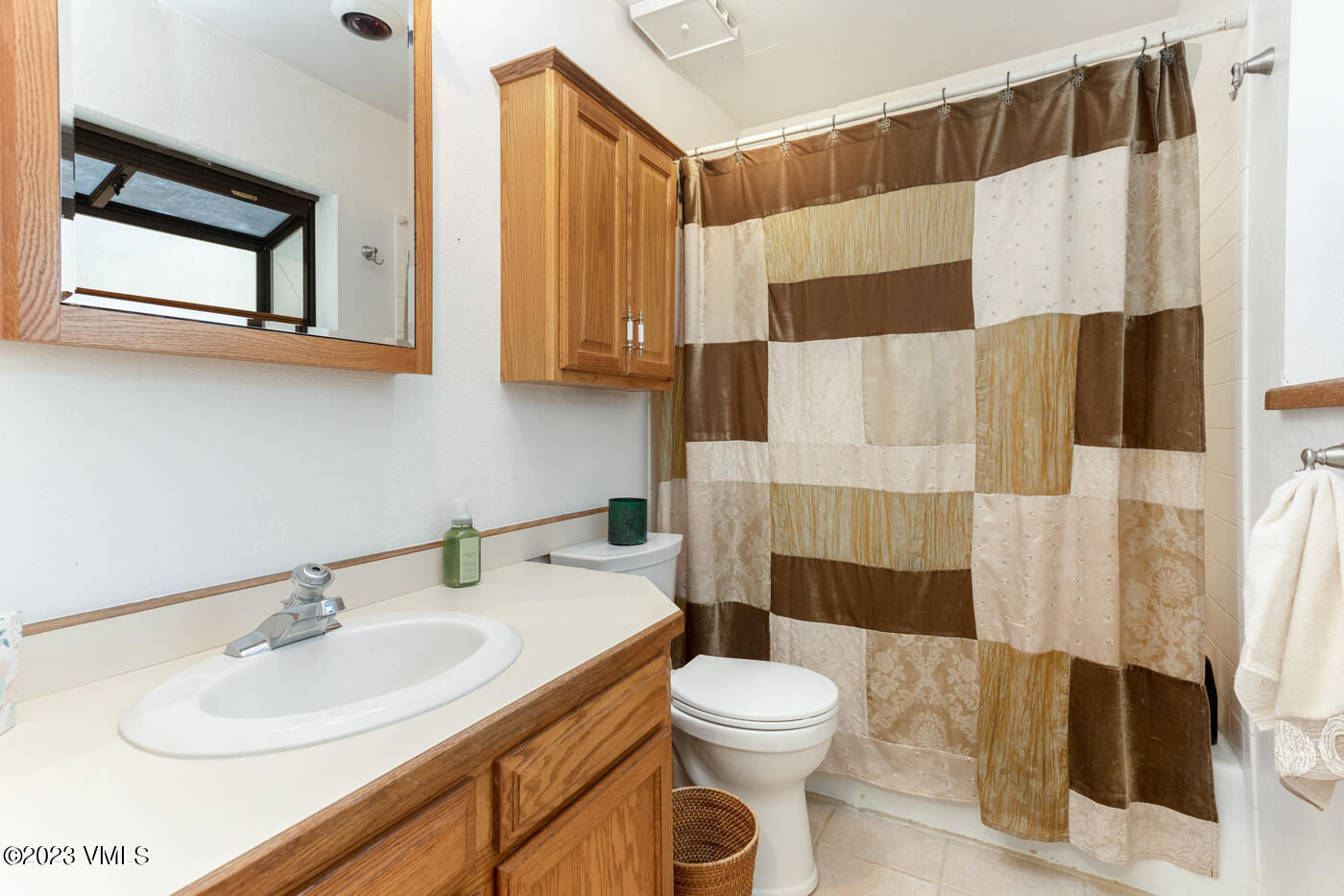 945 Red Sandstone Road B3