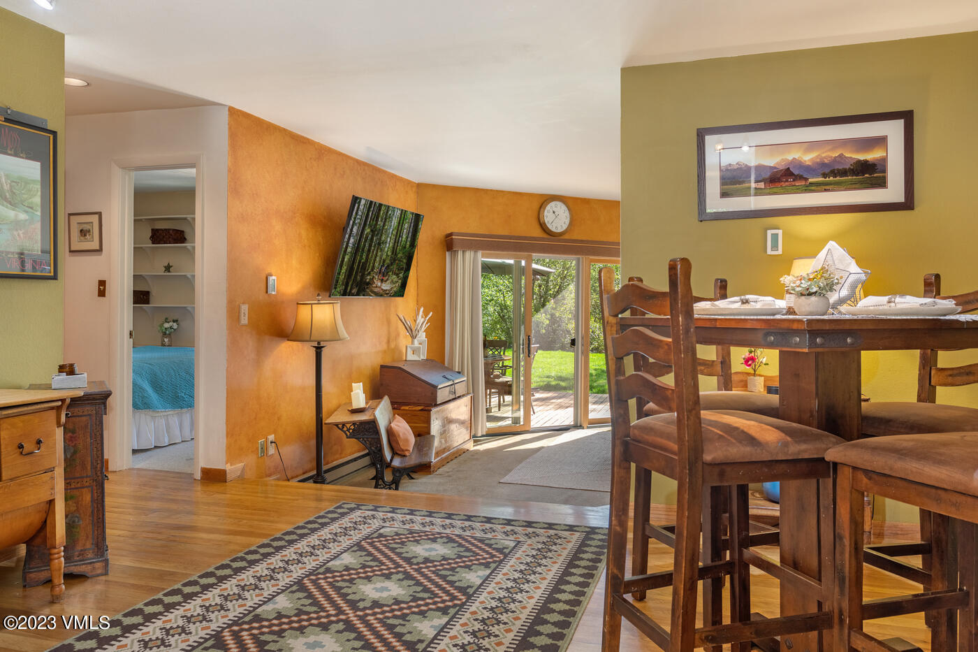 945 Red Sandstone Road B3