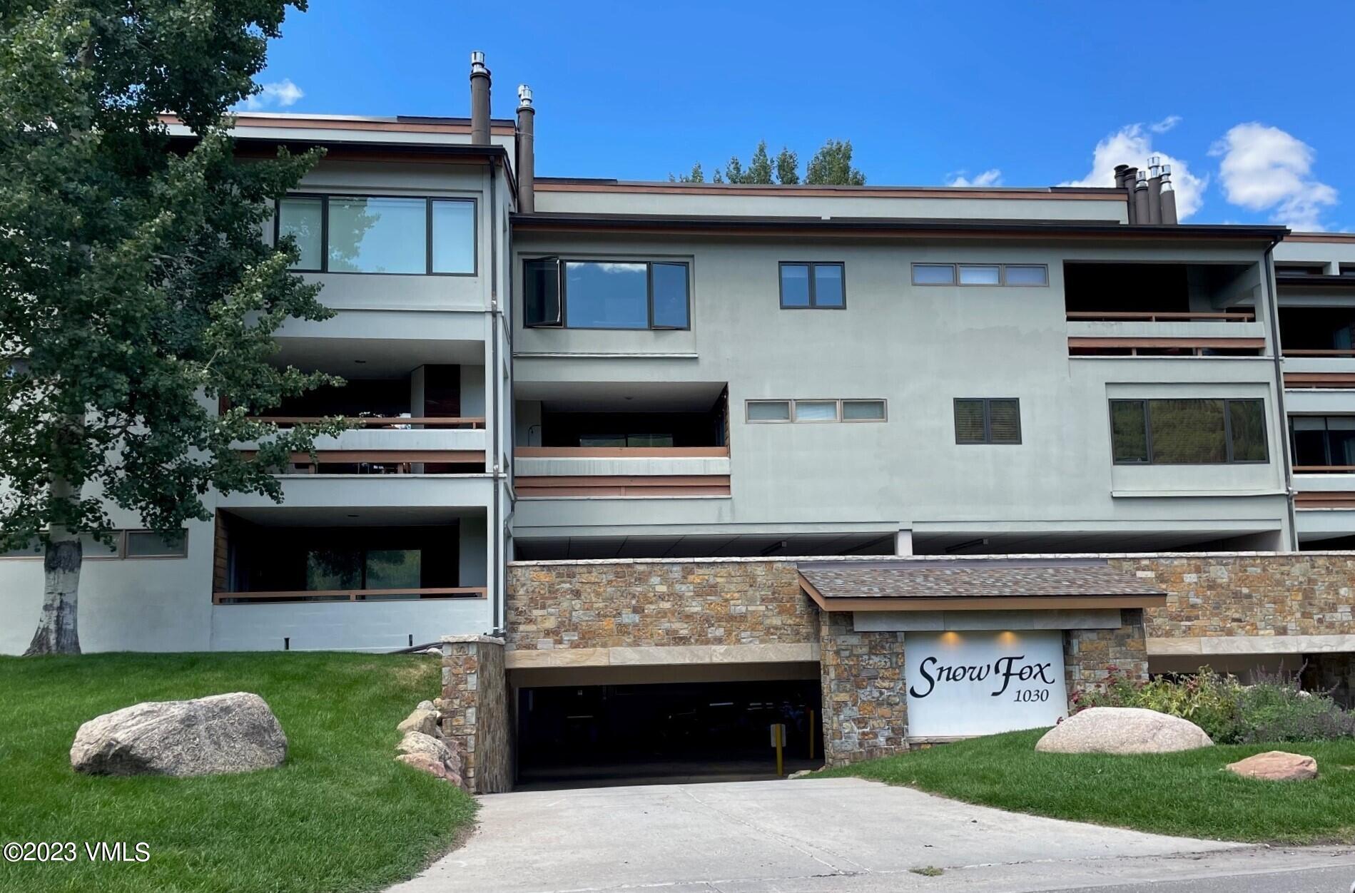 1030 Lions Ridge Loop 205