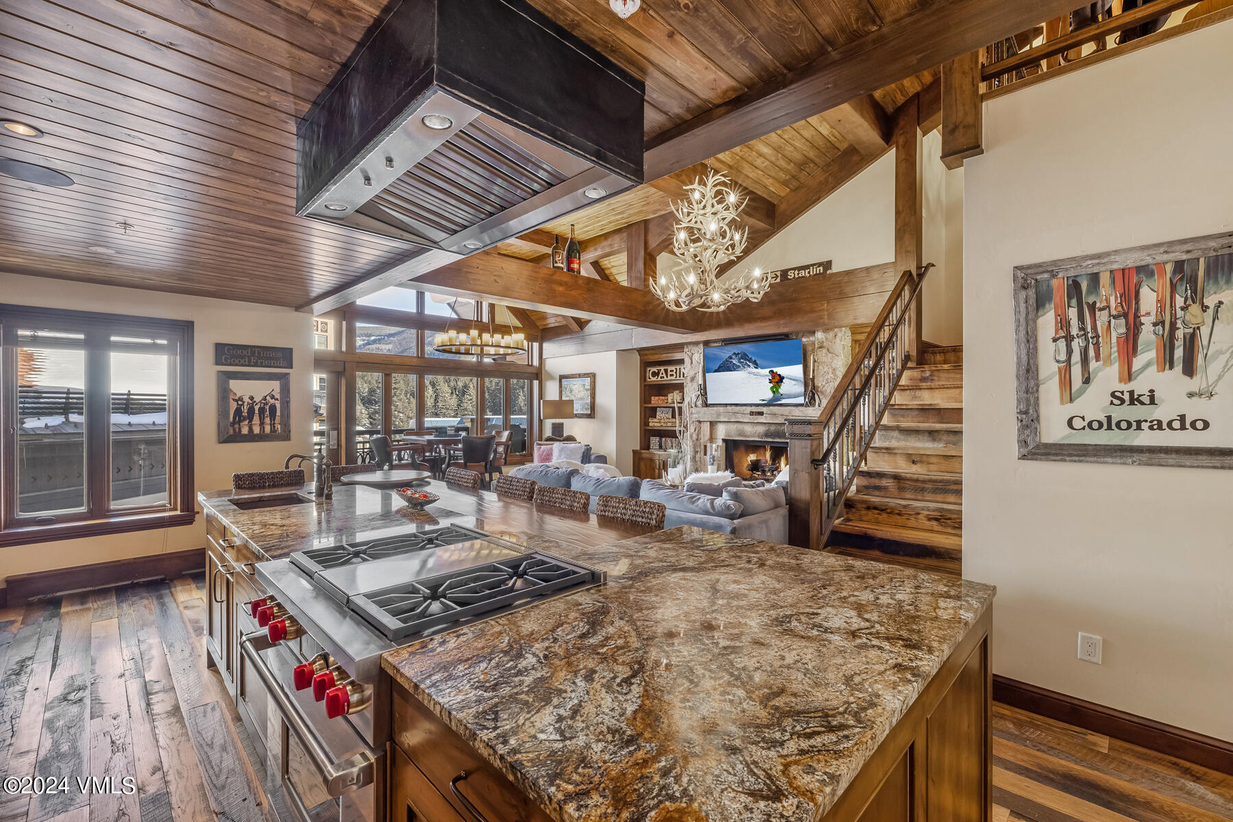 660 Lionshead Place, 325