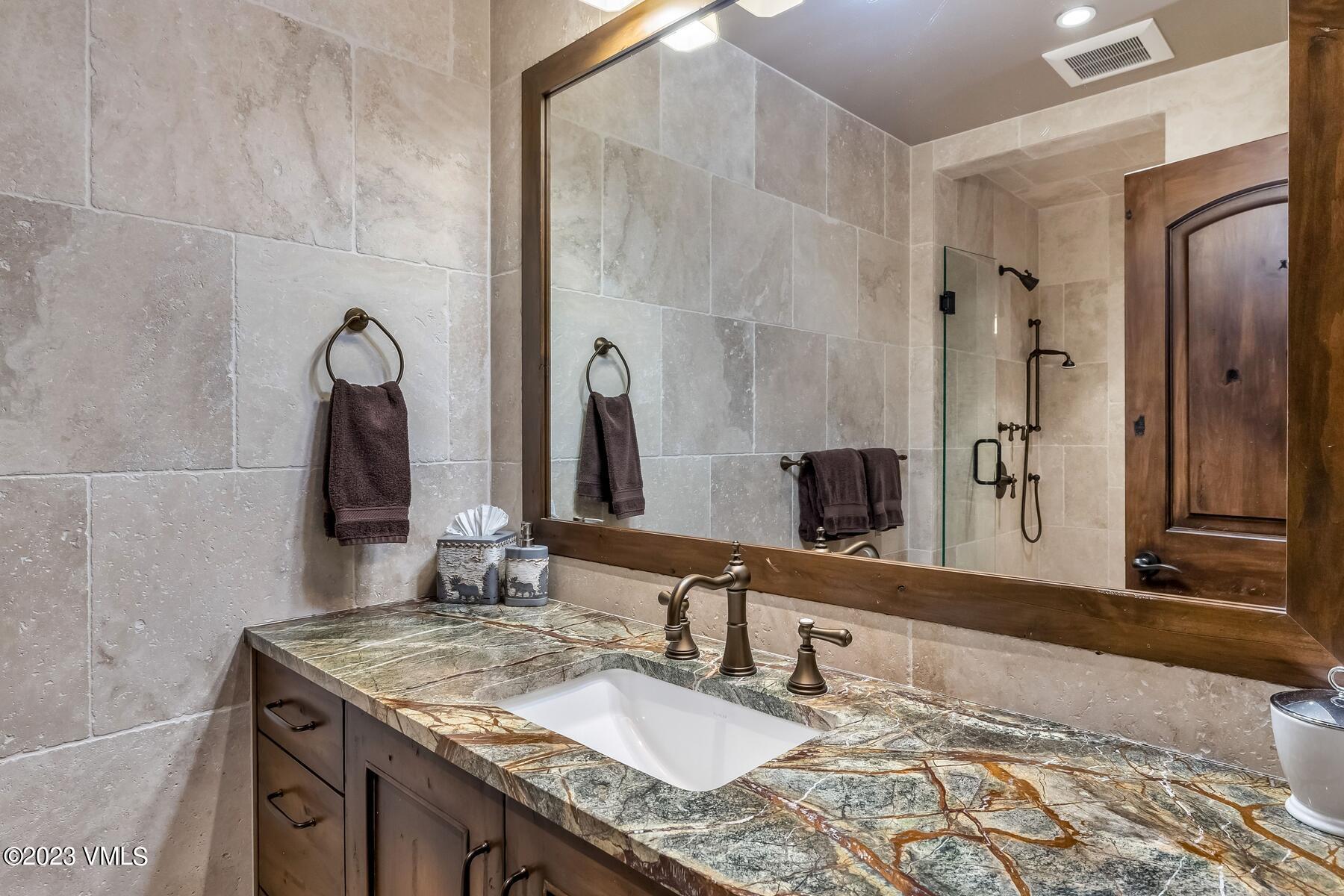 660 Lionshead Place, 325