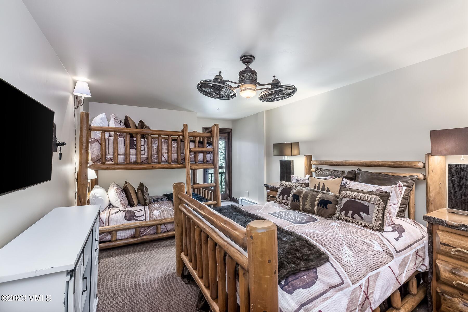 660 Lionshead Place, 325