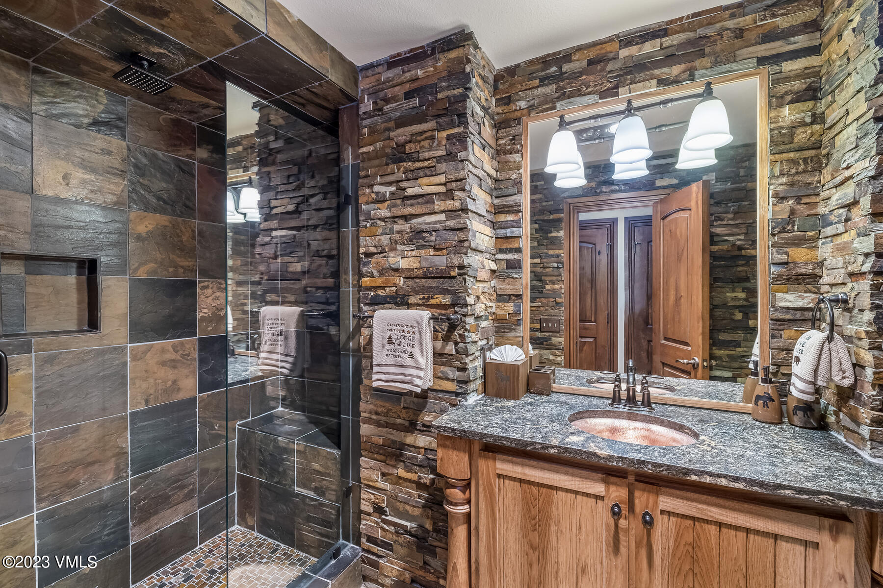 660 Lionshead Place, 325