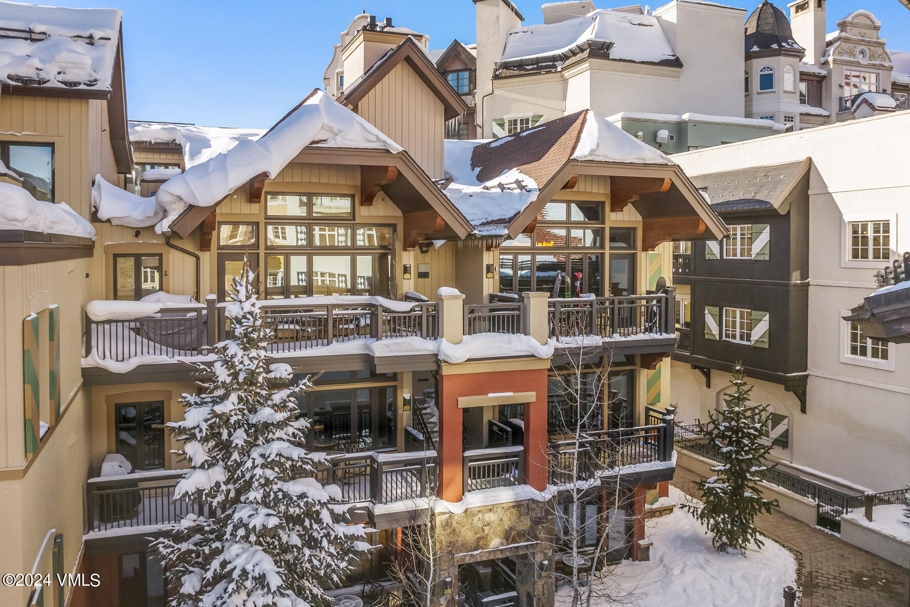 660 Lionshead Place, 325