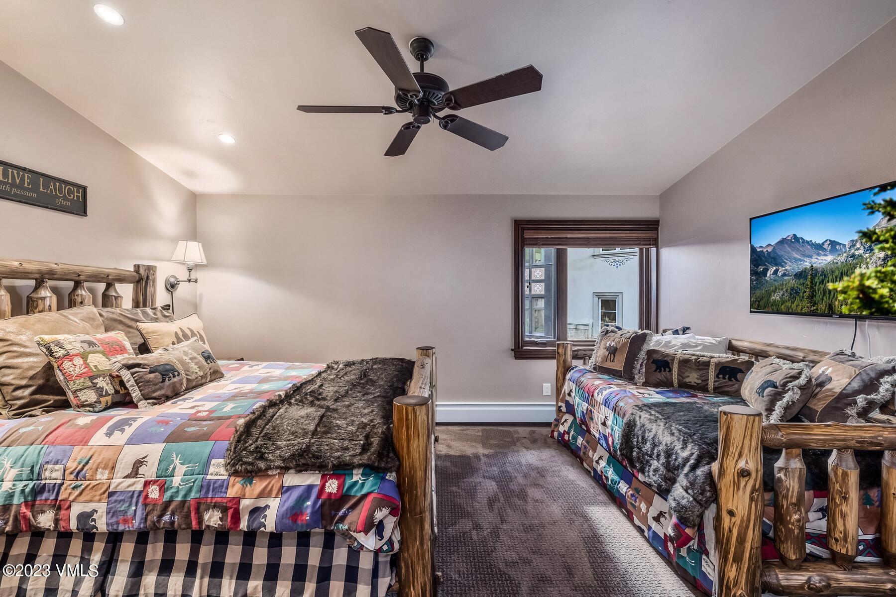 660 Lionshead Place, 325