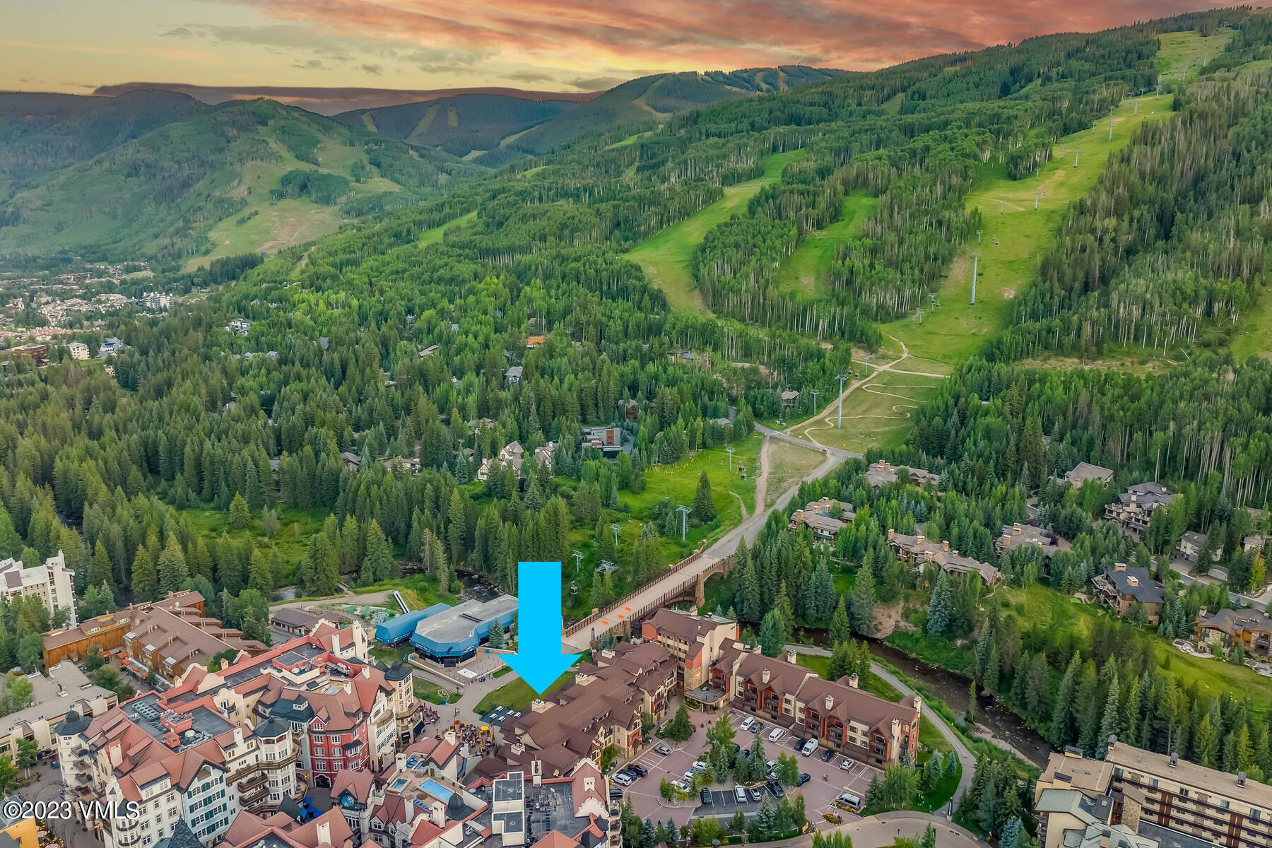 660 Lionshead Place, 325