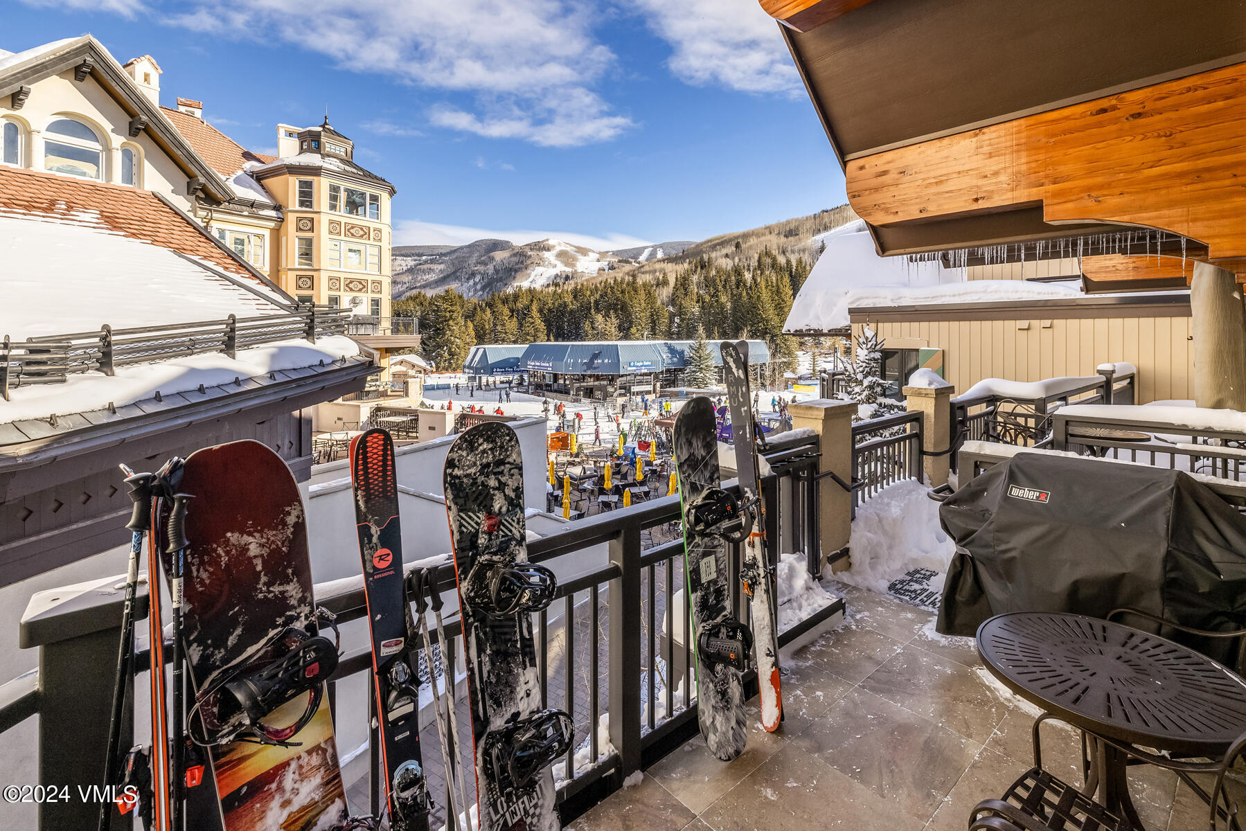 660 Lionshead Place, 325