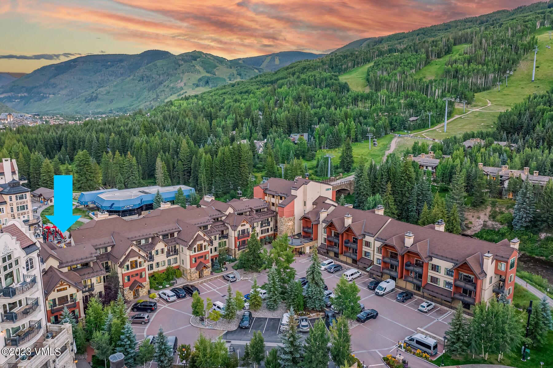 660 Lionshead Place, 325