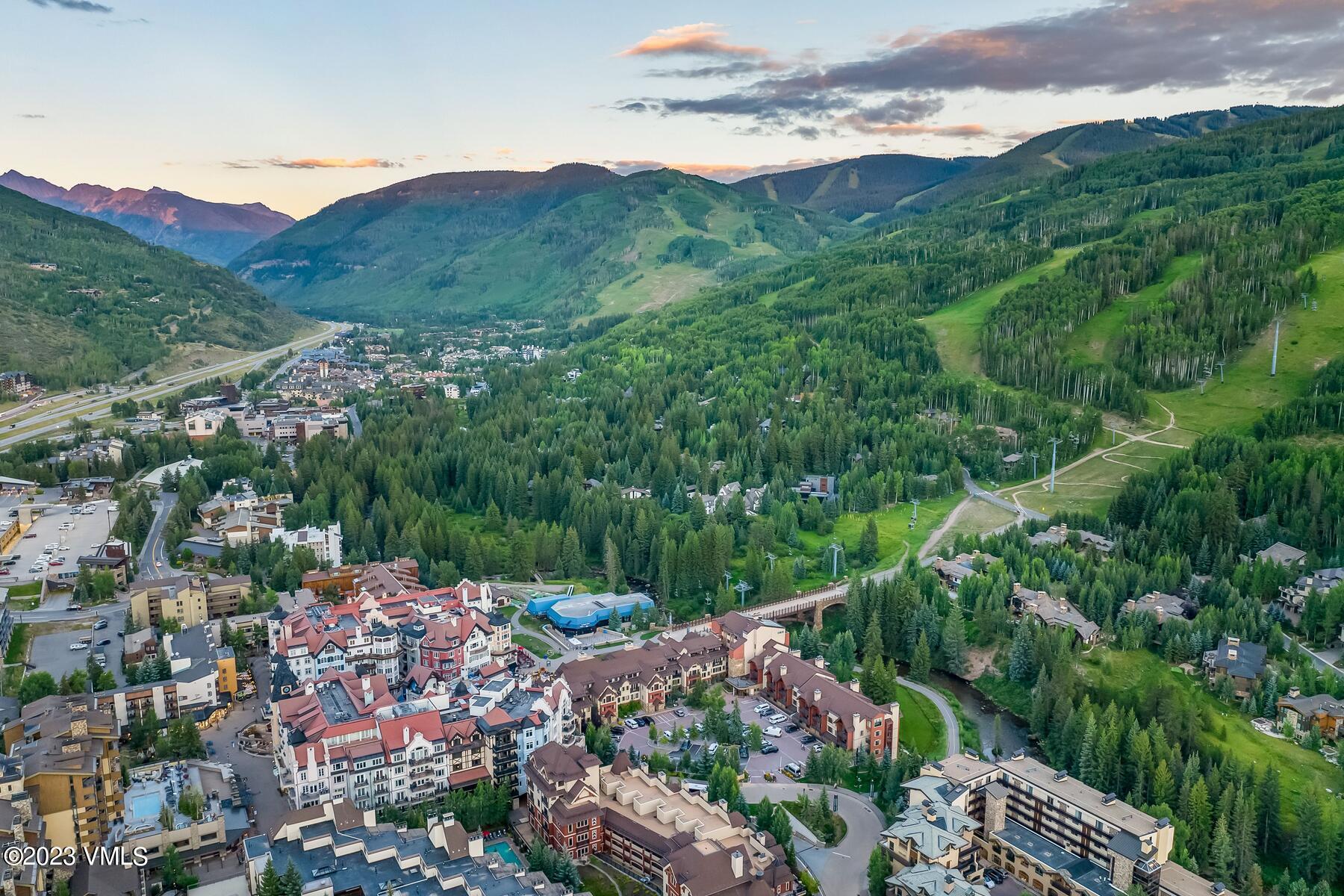 660 Lionshead Place, 325