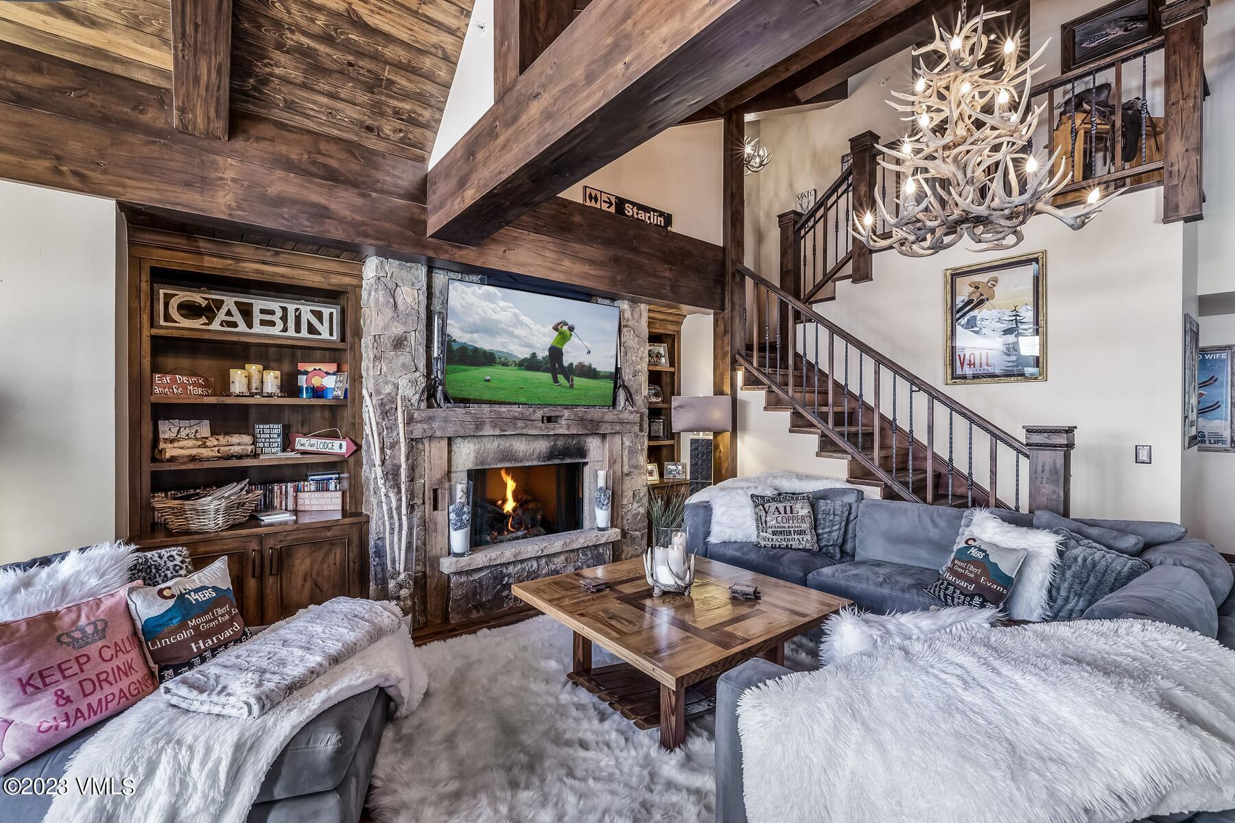 660 Lionshead Place, 325