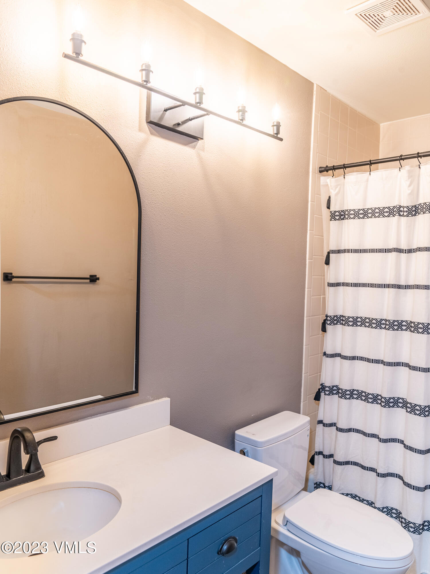 1019 Edwards Village 13