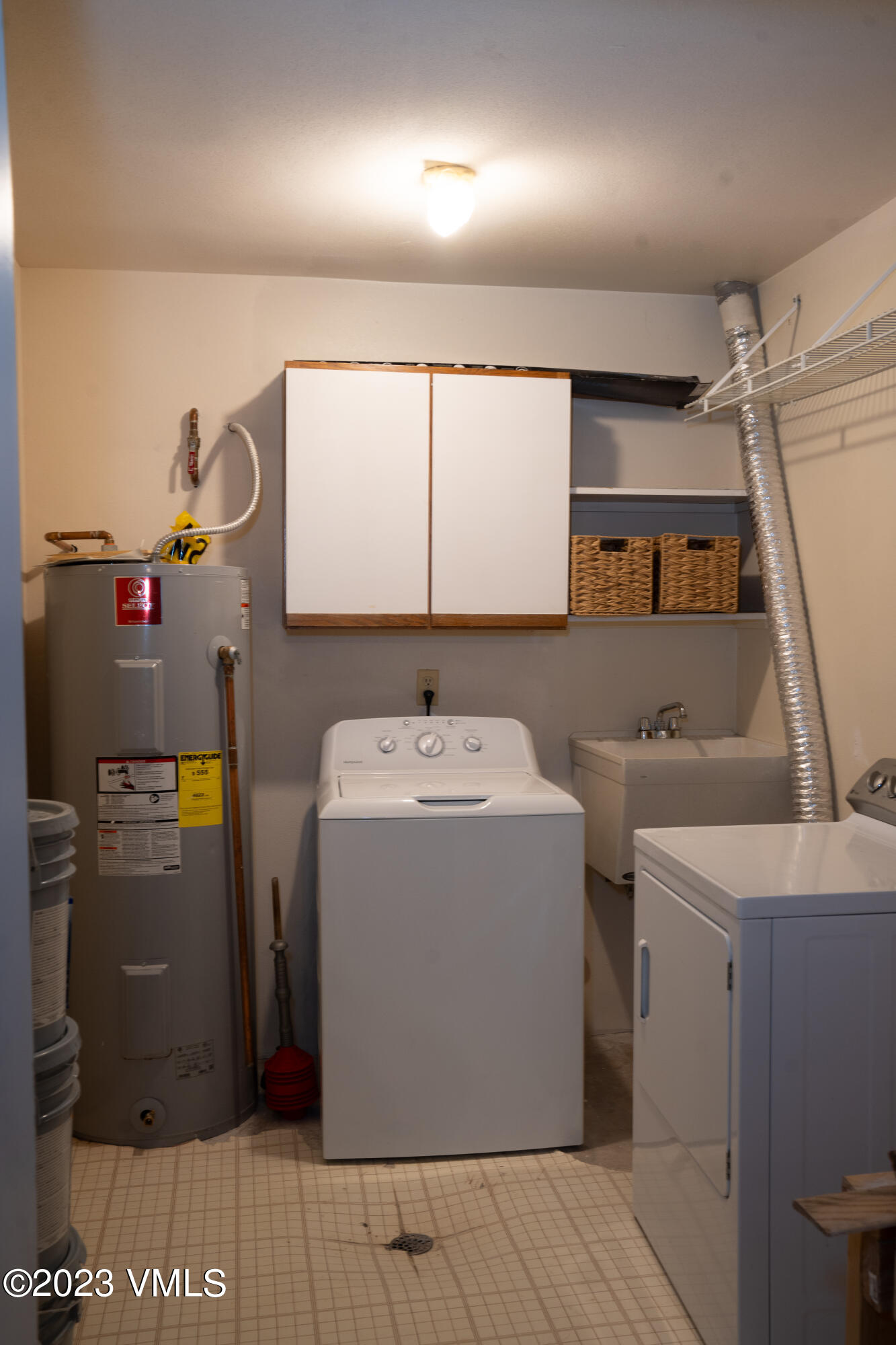 1019 Edwards Village 13