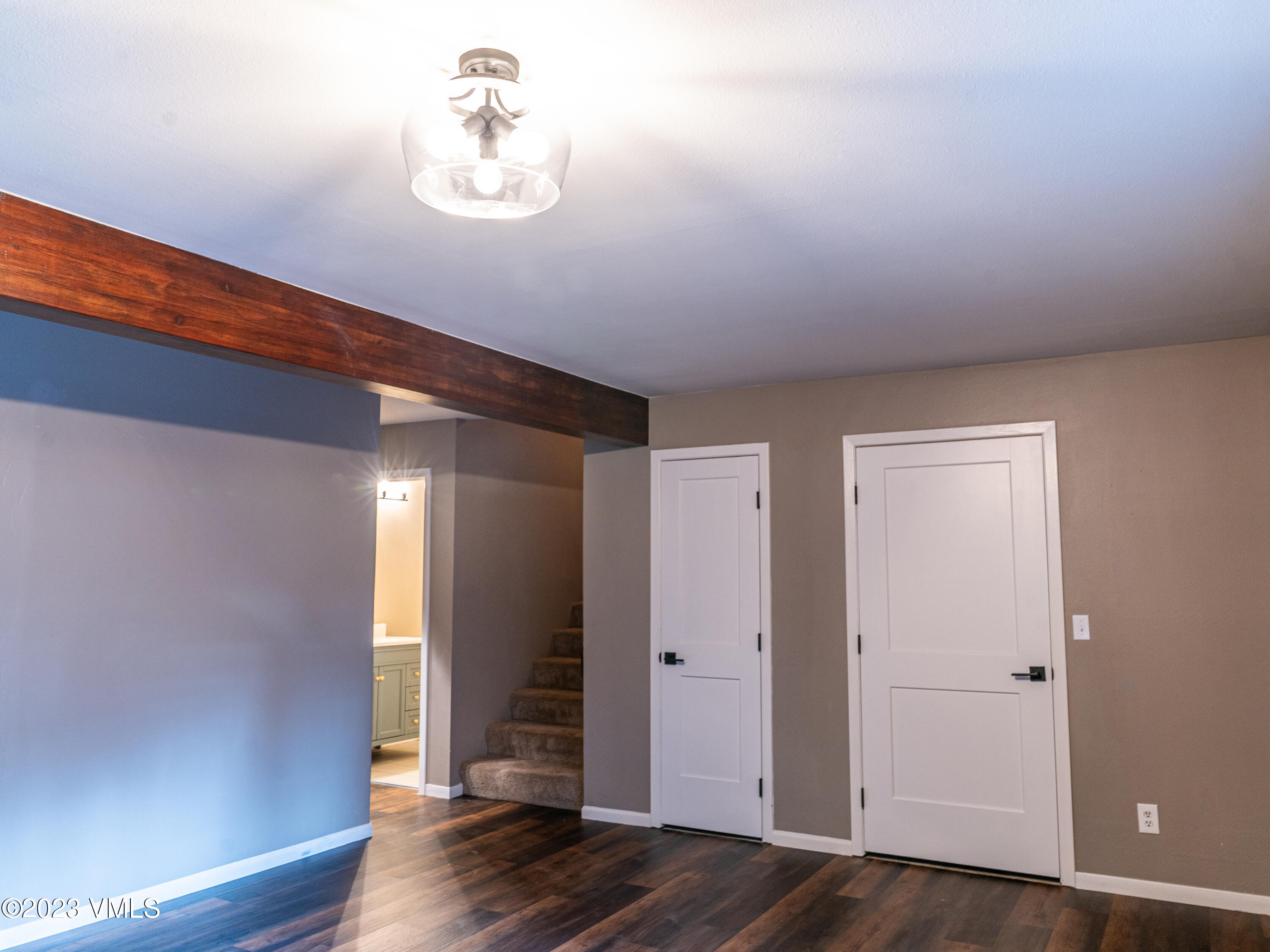 1019 Edwards Village 13