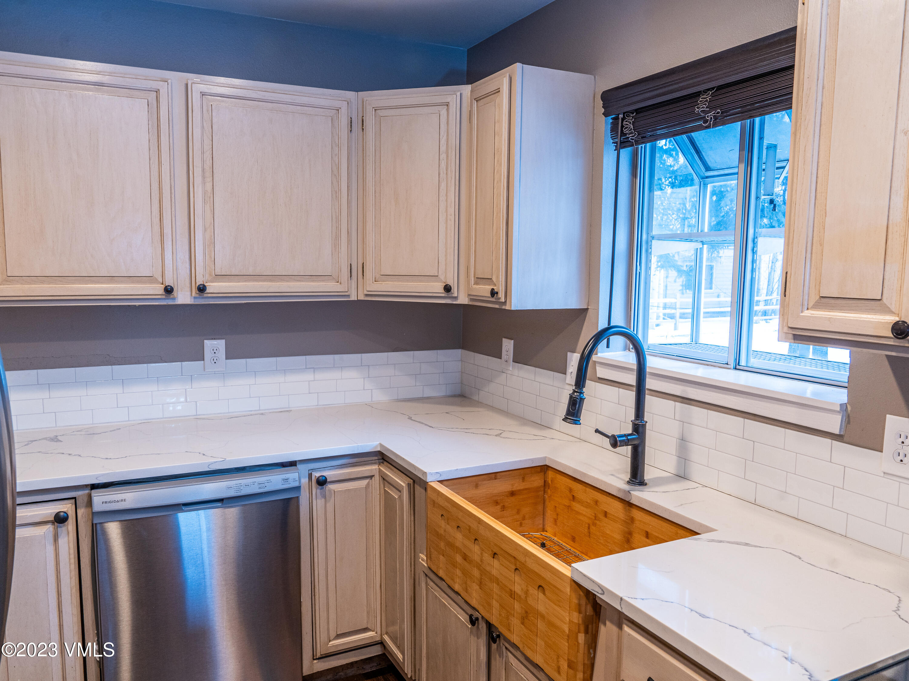 1019 Edwards Village 13