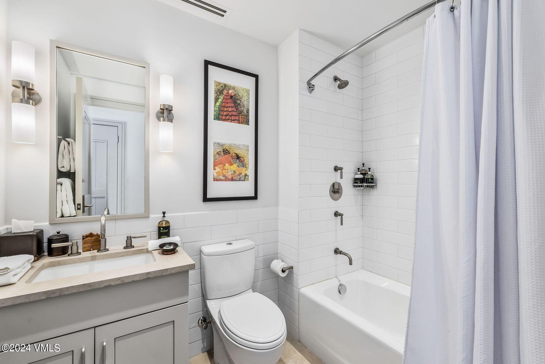 141 E Meadow Drive, 7A West