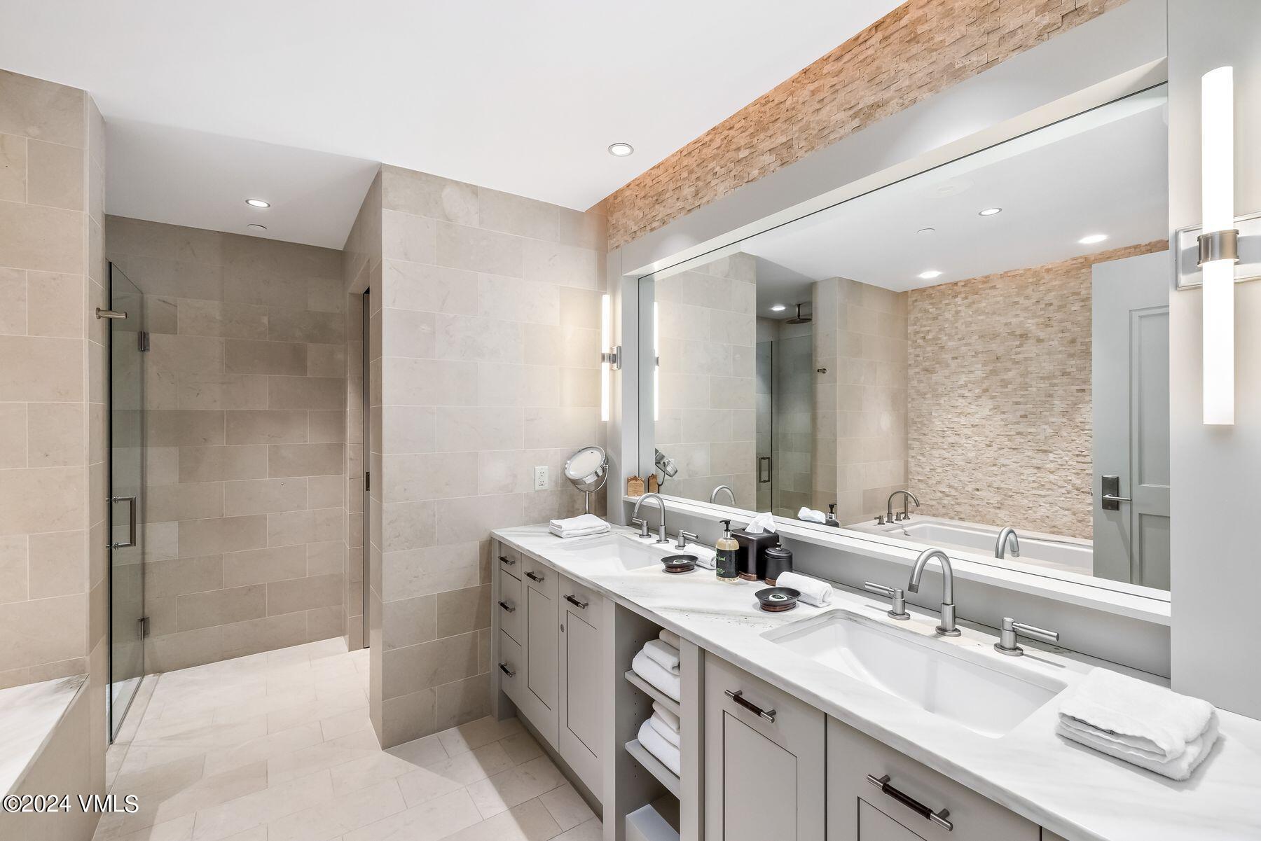 141 E Meadow Drive, 7A West