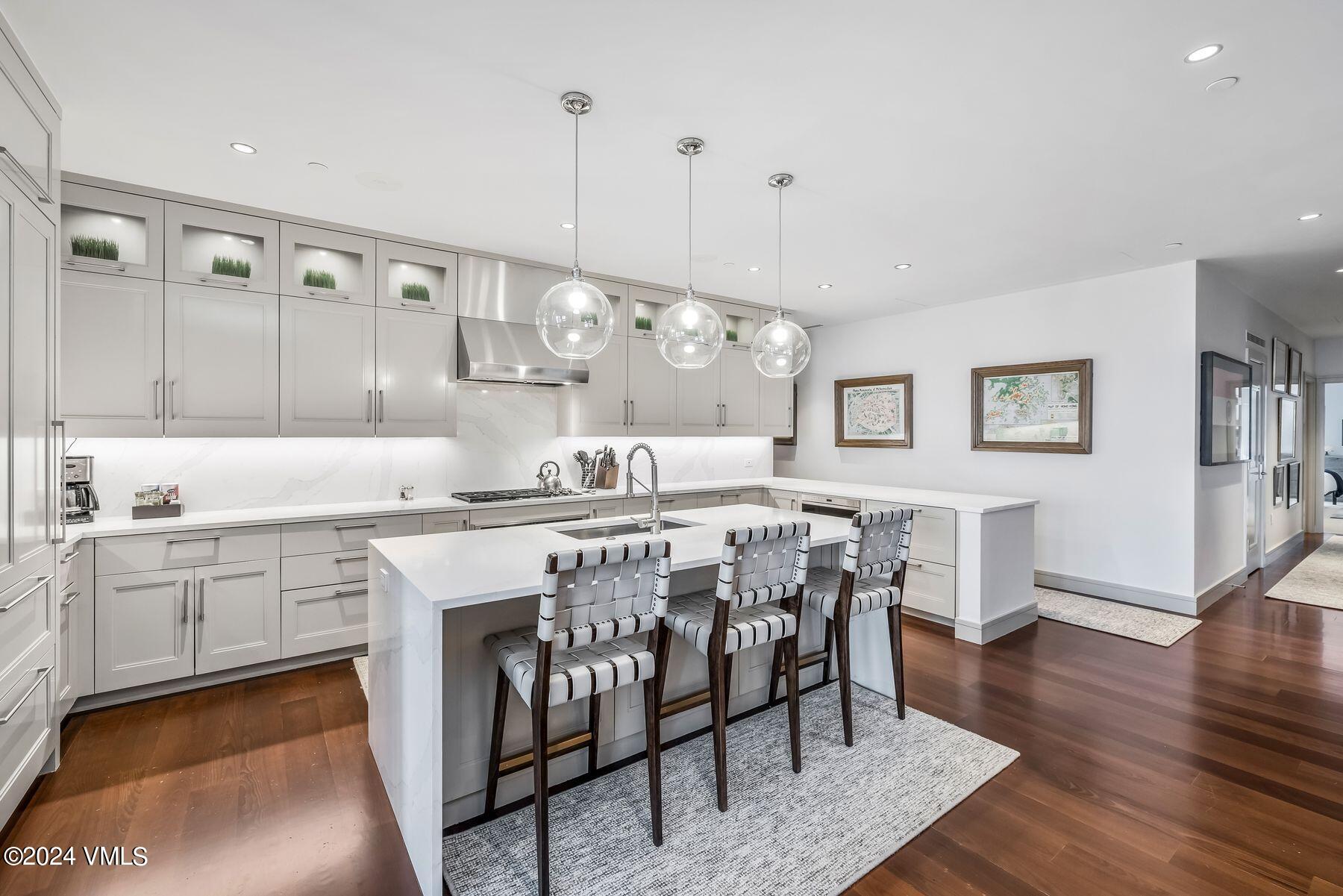 141 E Meadow Drive, 7A West