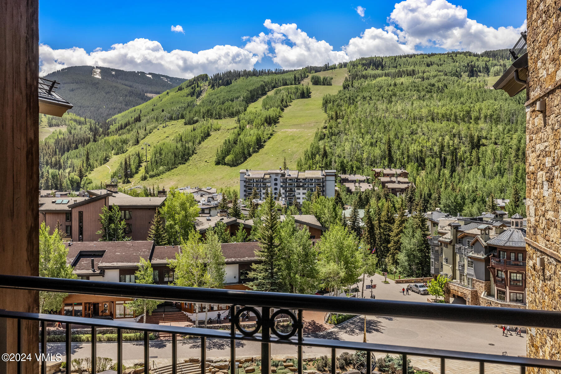 141 E Meadow Drive, 7A West