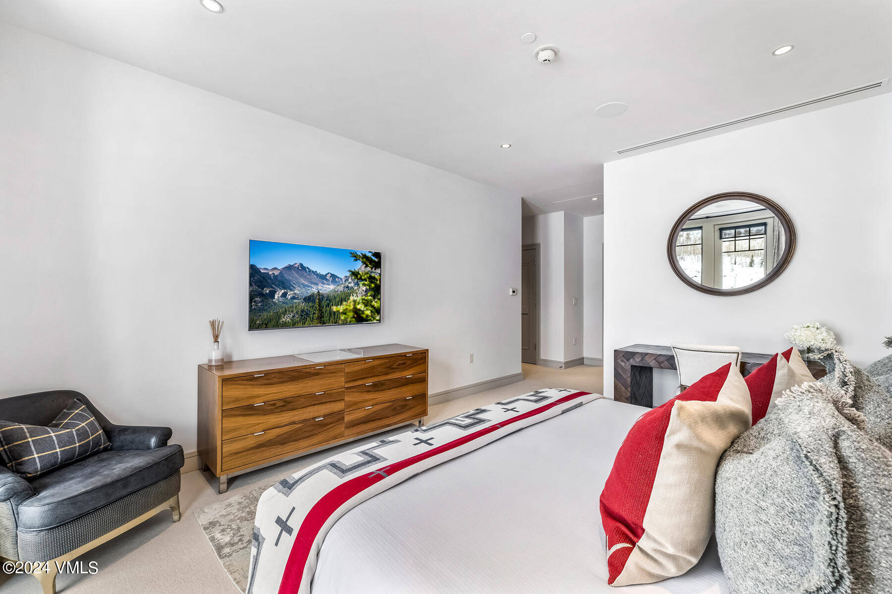 141 E Meadow Drive, 7A West