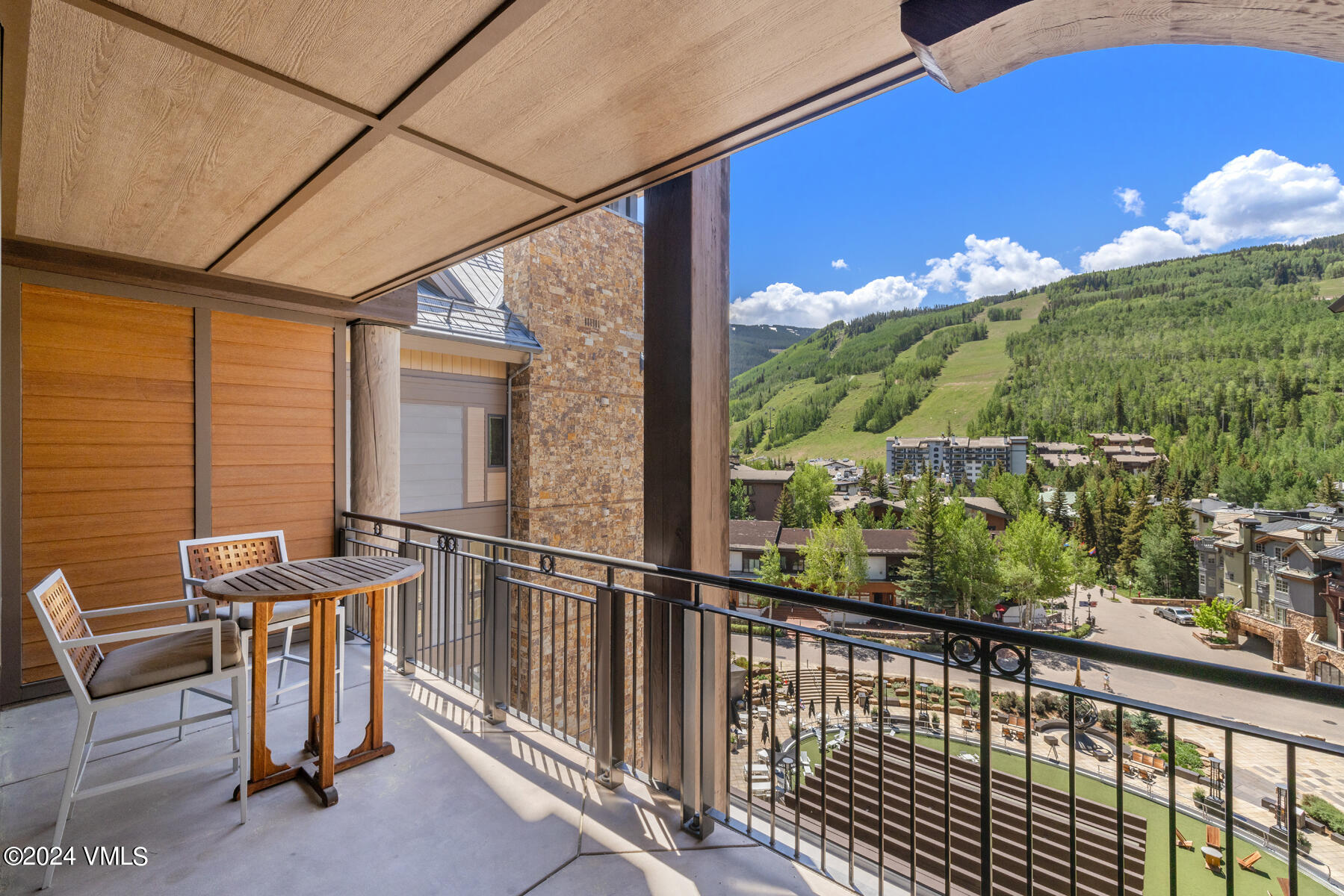 141 E Meadow Drive, 7A West