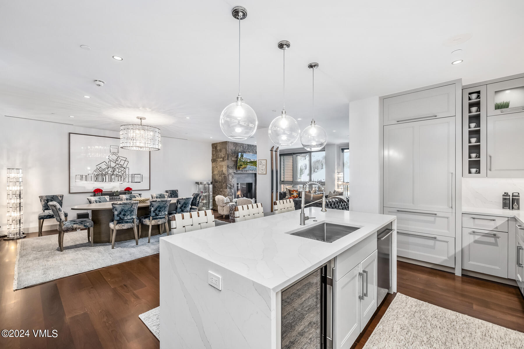 141 E Meadow Drive, 7A West