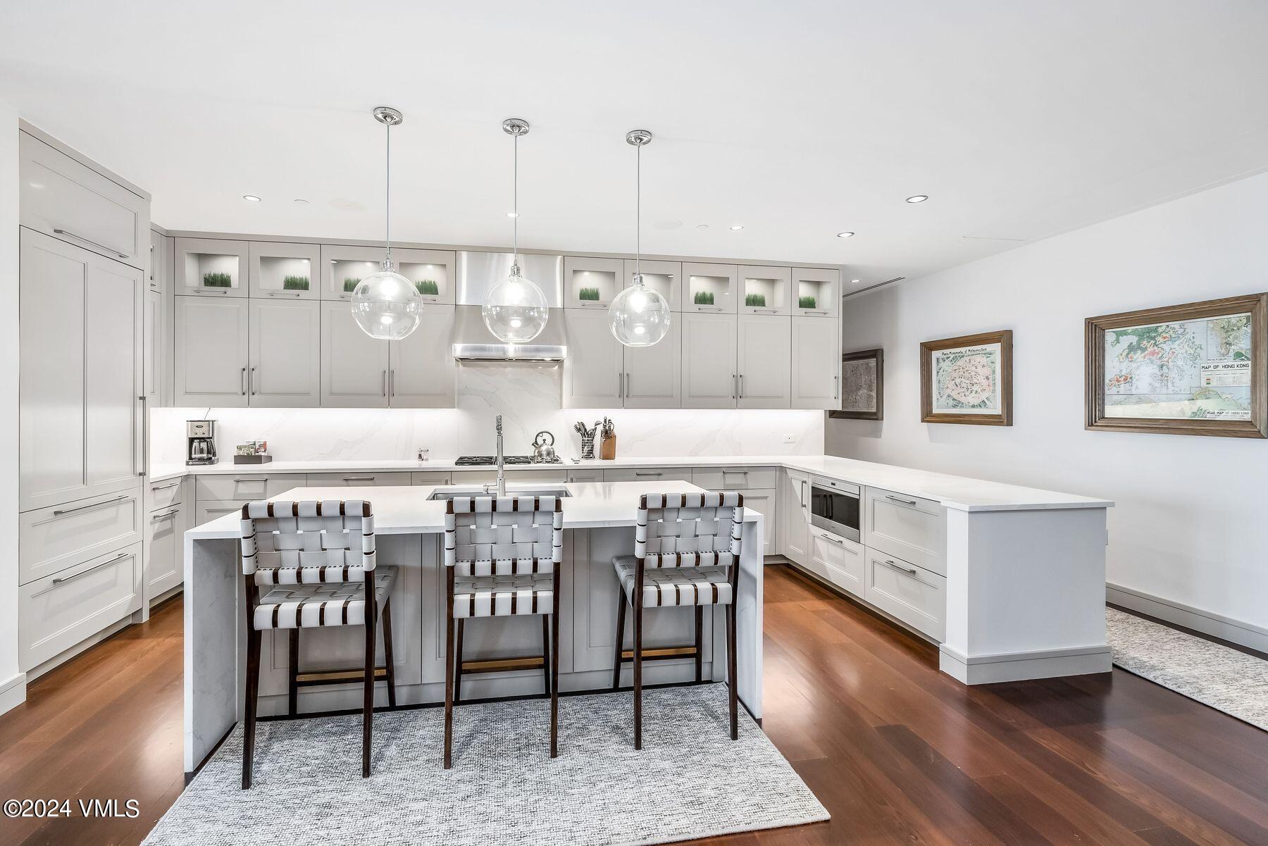 141 E Meadow Drive, 7A West