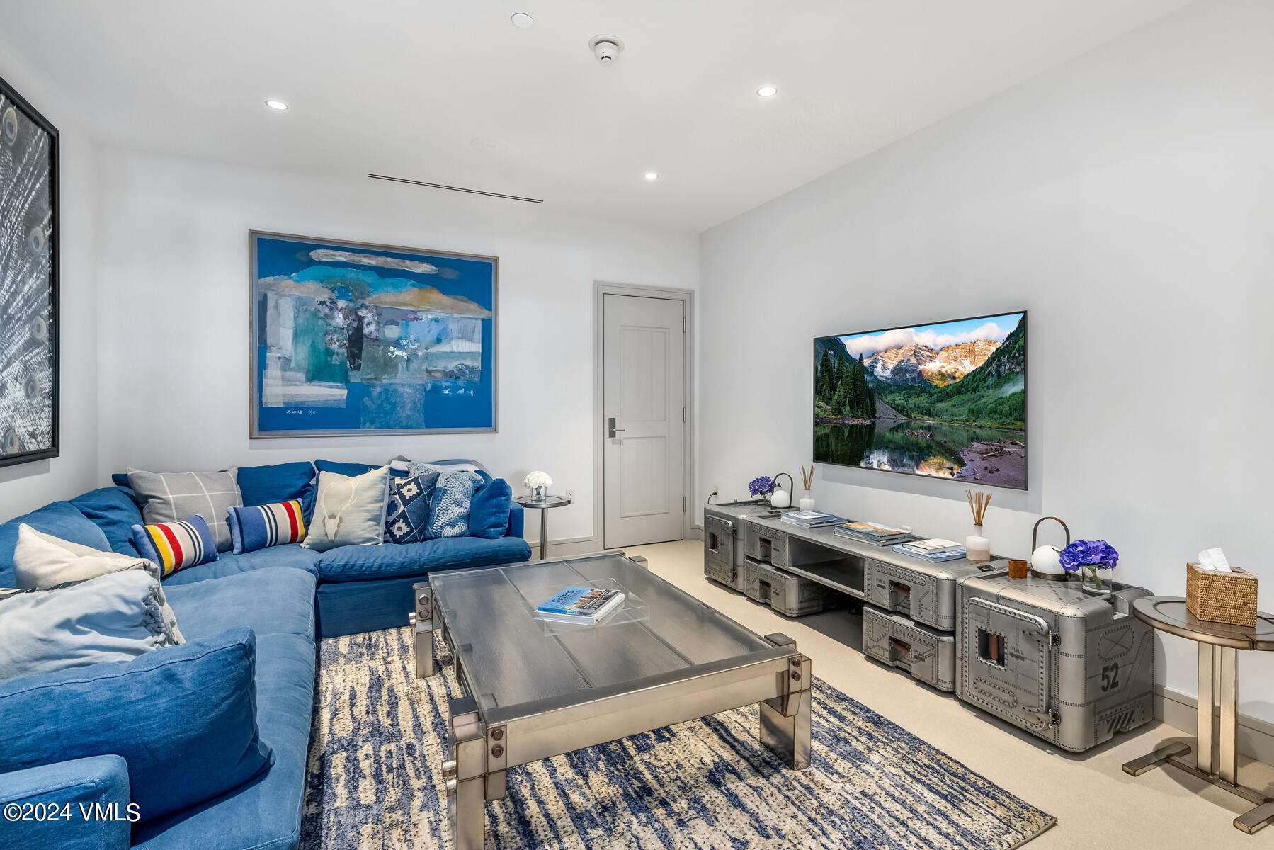 141 E Meadow Drive, 7A West