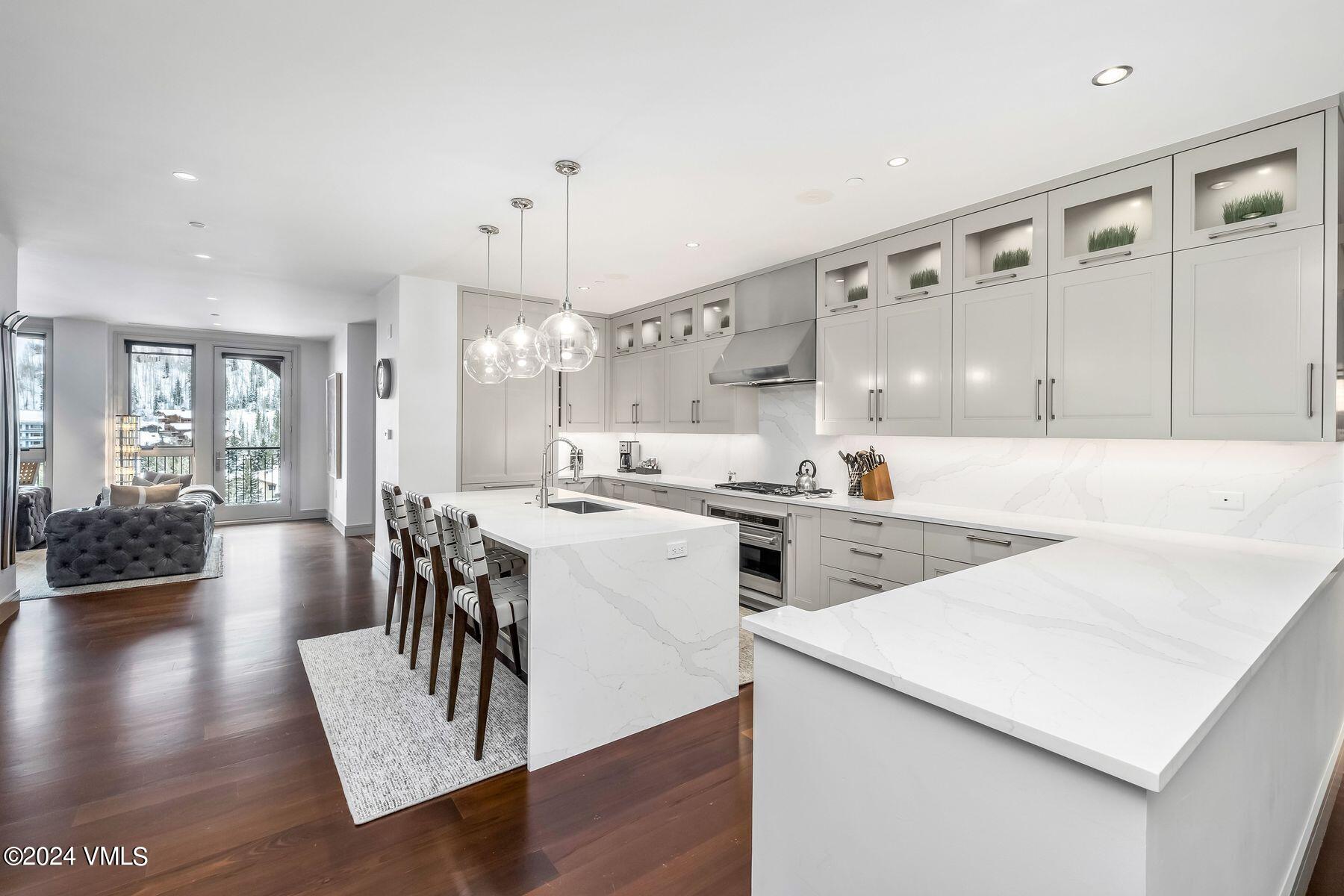 141 E Meadow Drive, 7A West