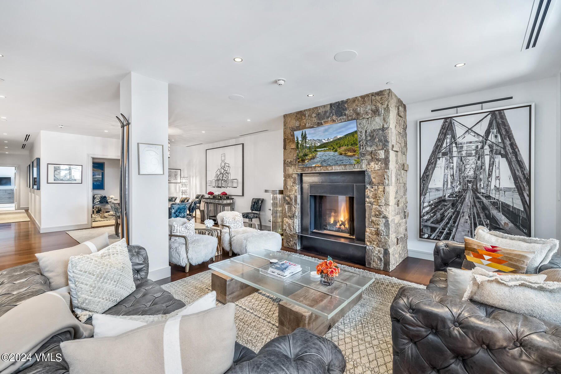 141 E Meadow Drive, 7A West