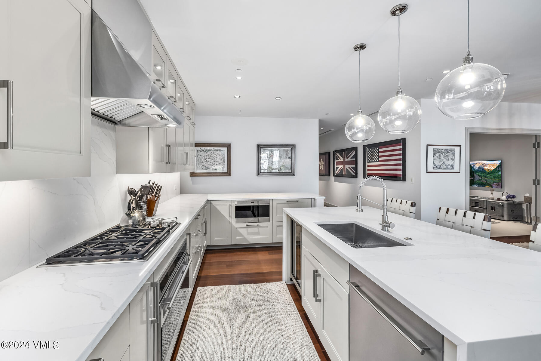 141 E Meadow Drive, 7A West