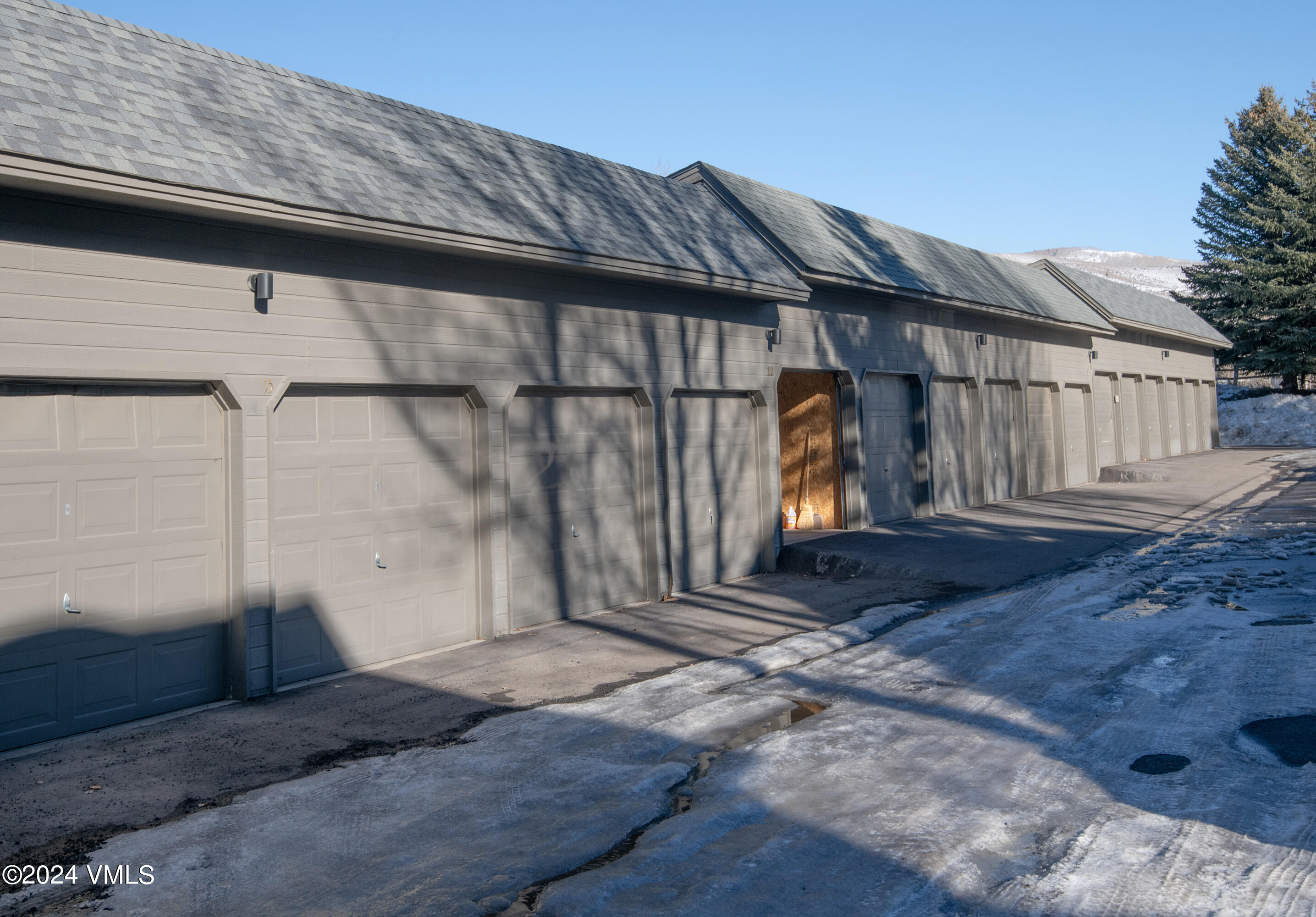 971 W Beaver Creek Boulevard, C4