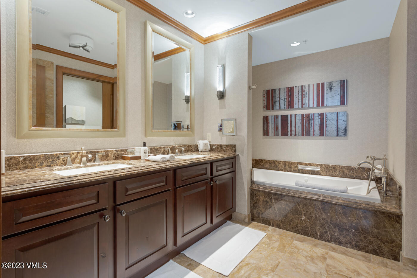 728 W Lionshead Circle, F-428/21
