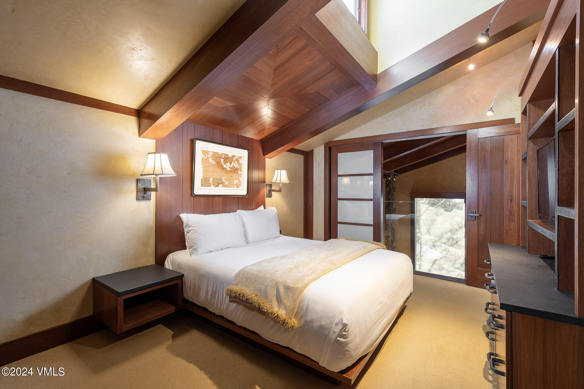 174 E Gore Creek Drive, 404 | SOLD