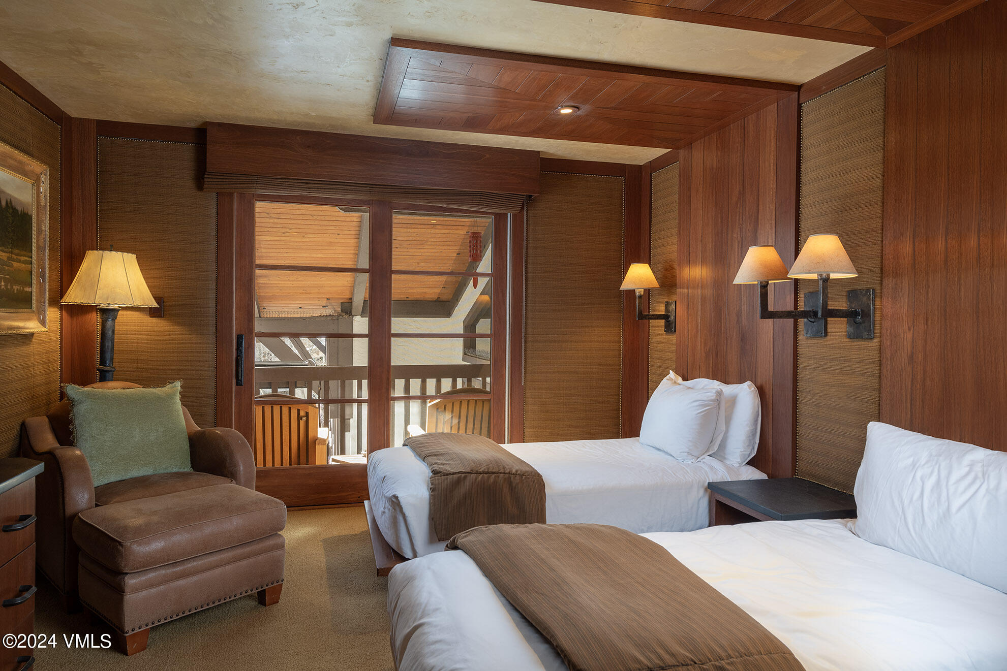 174 E Gore Creek Drive, 404 | SOLD