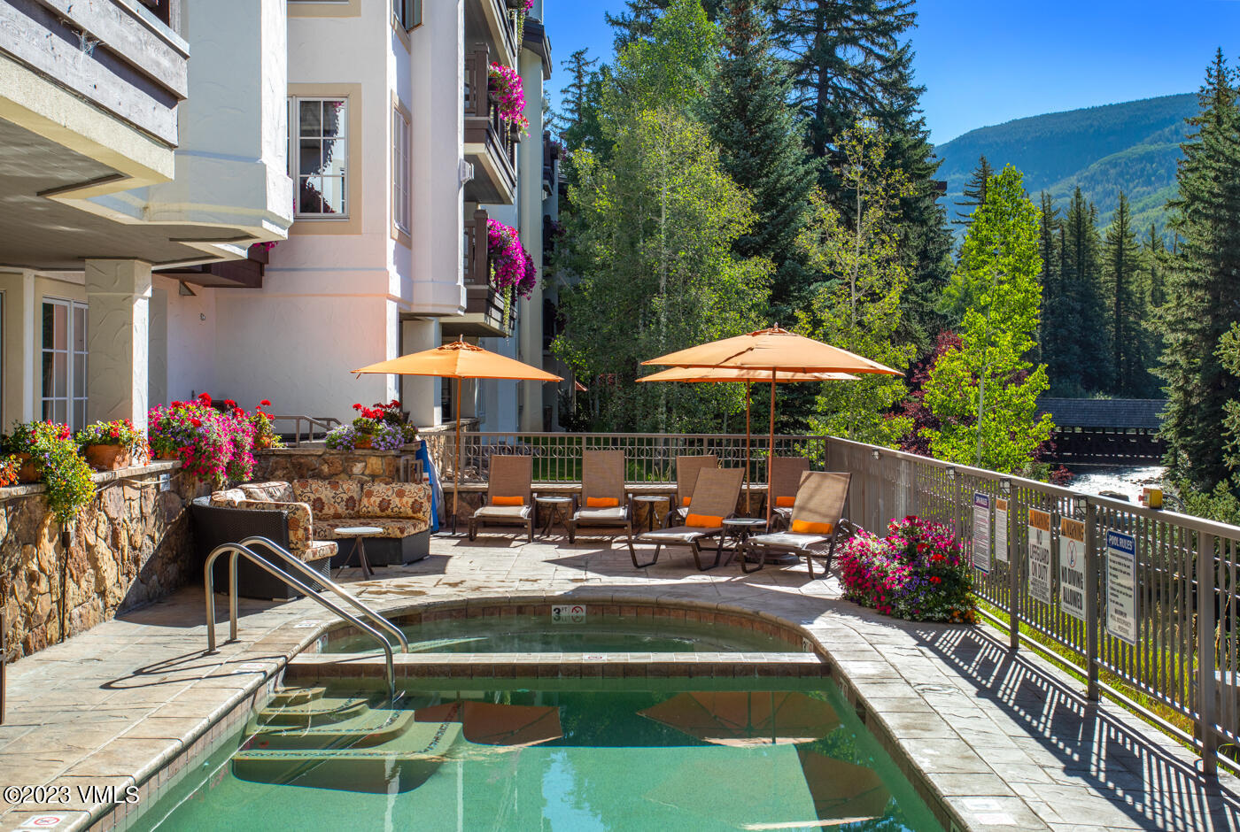 242 E Meadow Drive, 104-8